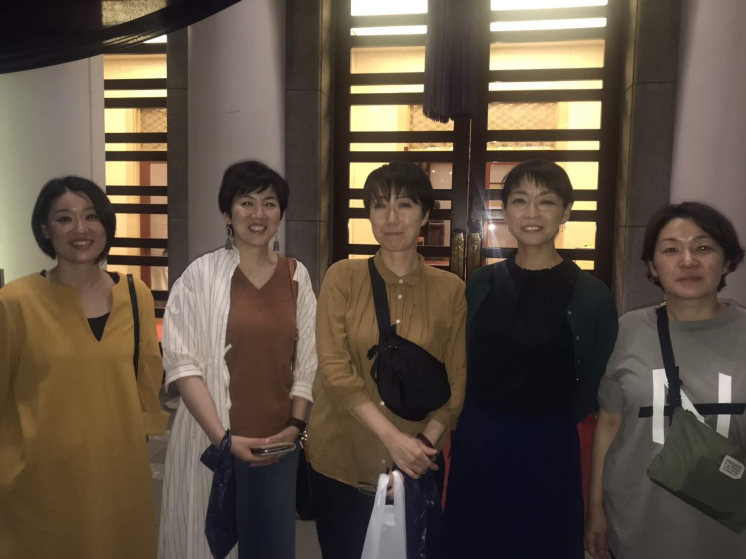 夜の集合写真